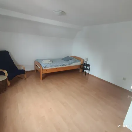 S-21-appartments 2 Bis 4 Schlafzimmer * メルクリンゲン